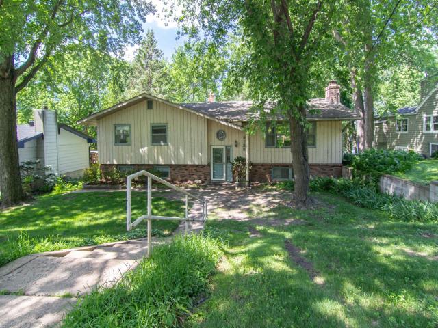 3135 Woodbridge Street Saint Paul MN 55126 - MLS# 6745279