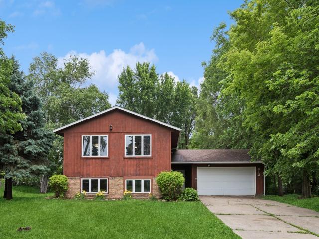 812 Ivanhoe Drive Northfield MN 55057 - MLS# 6746627