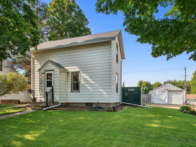 1715 10th Street E Glencoe MN 55336 - MLS# 6746740