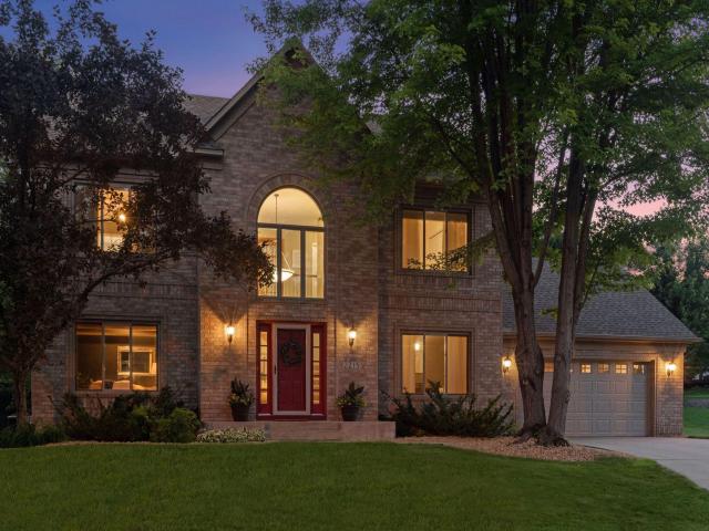 2215 Stone Creek Lane E Chanhassen MN 55317 - MLS# 6748565