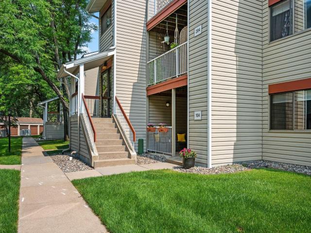 350 Shelard Parkway Unit 104 Minneapolis MN 55426 - MLS# 6749227