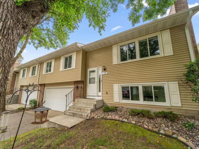 4681 Ridge Cliff Drive Eagan MN 55122 - MLS# 6749471