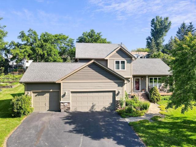 1119 Ridge Bluff Drive Chaska MN 55318 - MLS# 6751432