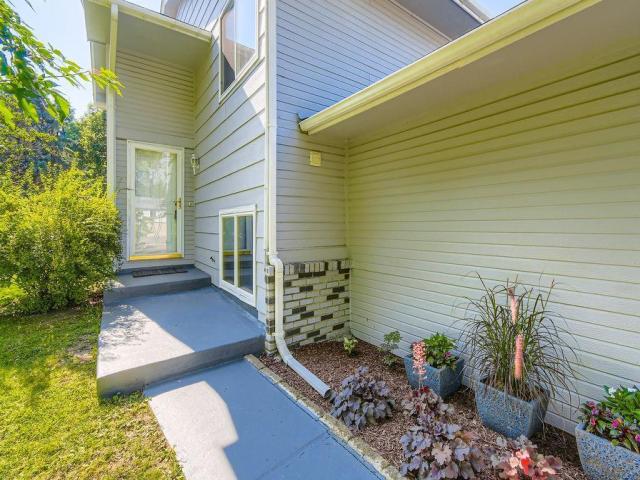 8905 Magnolia Lane N Maple Grove MN 55369 - MLS# 6751716