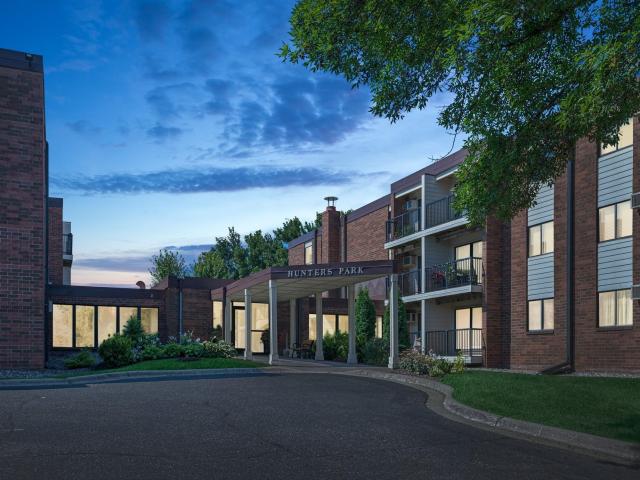 4 Pine Tree Drive Unit 324 Saint Paul MN 55112 - MLS# 6752237