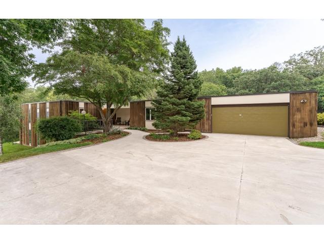 2040 Merrihills Drive SW Rochester MN 55902 - MLS# 6752425