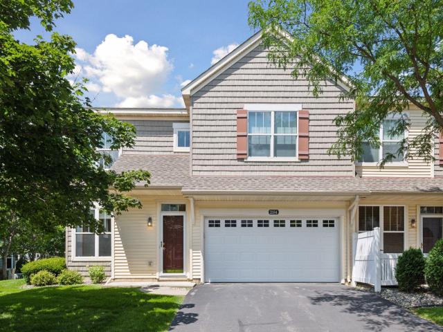 2184 Shamrock Place Unit 204 Chaska MN 55318 - MLS# 6753319
