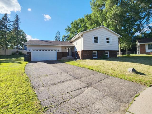 2825 Hilltop Court Saint Paul MN 55109 - MLS# 6753333