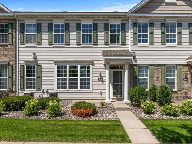 2094 Clover Ridge Drive Chaska MN 55318 - MLS# 6753479