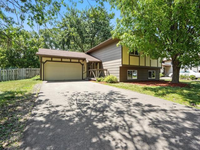 1925 Betty Jane Court Saint Paul MN 55109 - MLS# 6754859