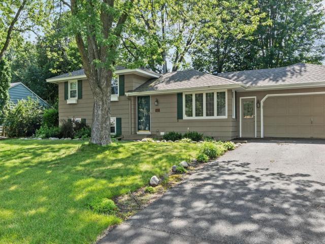 2425 Gunflint Trail Brooklyn Park MN 55444 - MLS# 6755027