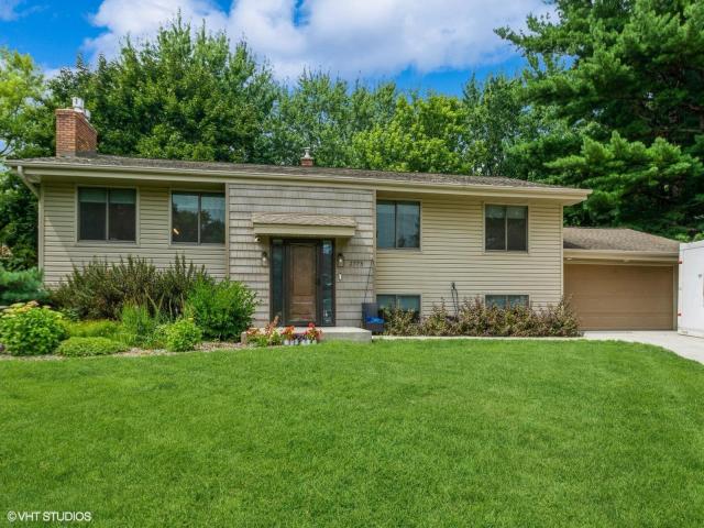 2775 Iona Circle Saint Paul MN 55113 - MLS# 6755117