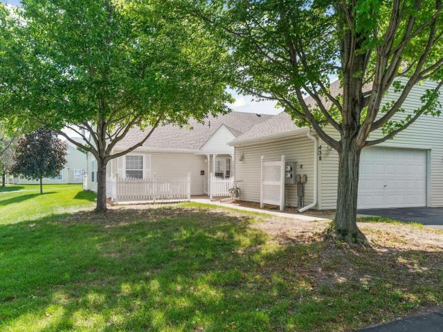 438 Sarazin Street Shakopee MN 55379 - MLS# 6755531