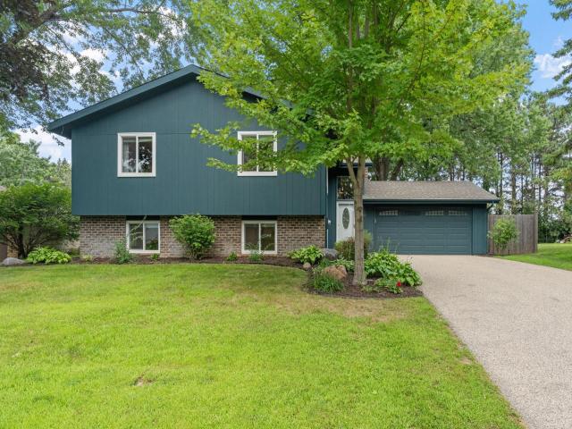 3116 Red Oak Circle N Burnsville MN 55337 - MLS# 6755533