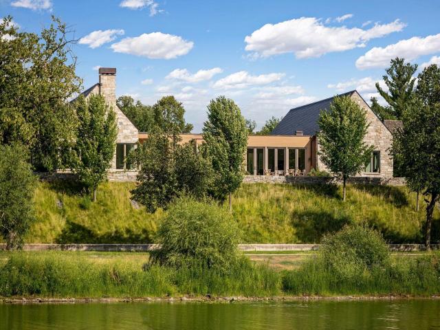2505 E Lake Of The Isles Parkway Minneapolis MN 55405 - MLS# 6755596