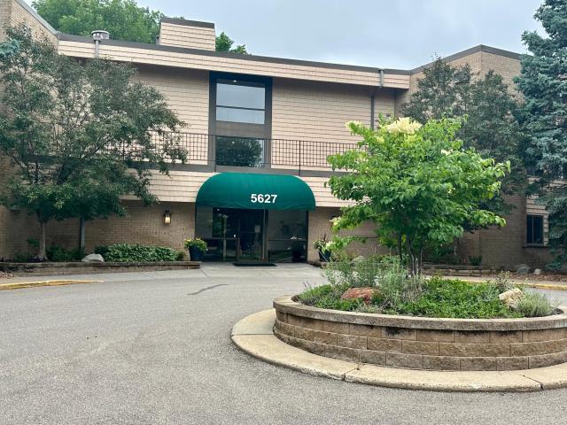 5627 Green Circle Drive Unit 222 Hopkins MN 55343 - MLS# 6755845