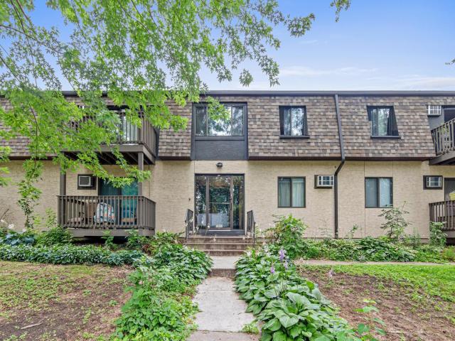 1207 Hewitt Avenue Unit 4 Saint Paul MN 55104 - MLS# 6755881