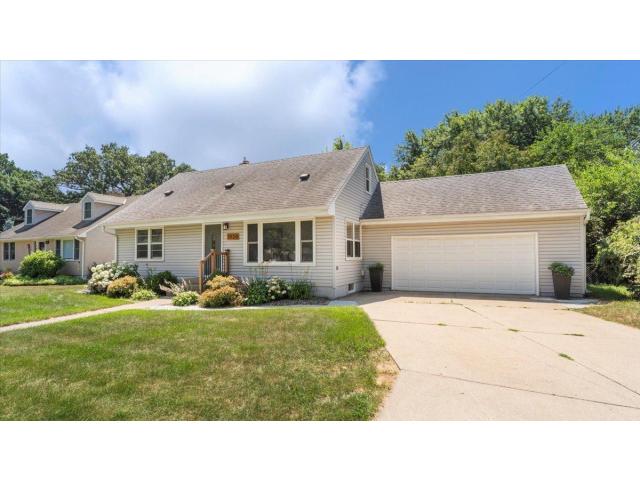 1858 Beckman Avenue Saint Paul MN 55112 - MLS# 6756352