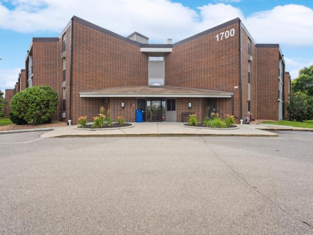 1700 Four Oaks Road Unit 327 Saint Paul MN 55121 - MLS# 6756626