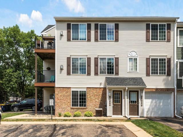 15548 Float Lane Unit 104 Apple Valley MN 55124 - MLS# 6756647