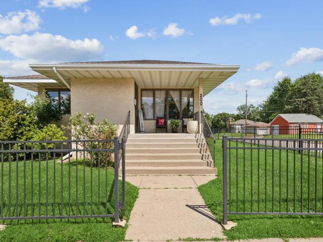 200 12th Avenue N South Saint Paul MN 55075 - MLS# 6757271