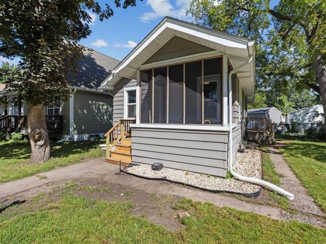 4742 Dupont Avenue N Minneapolis MN 55430 - MLS# 6757373