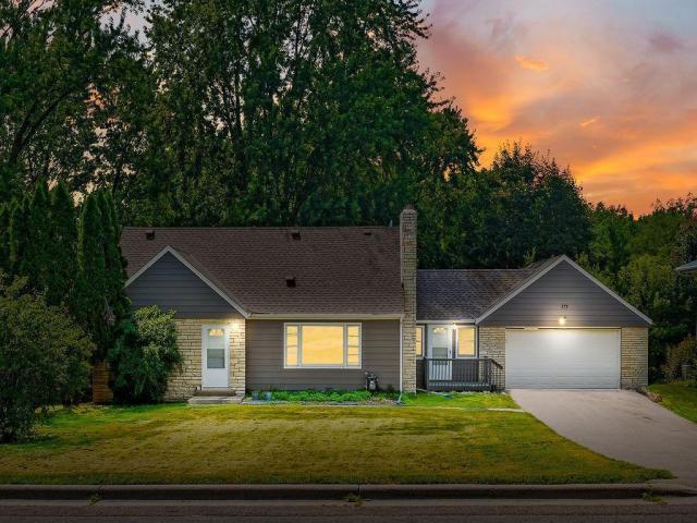 2777 Oxford Street N Saint Paul MN 55113 - MLS# 6757469