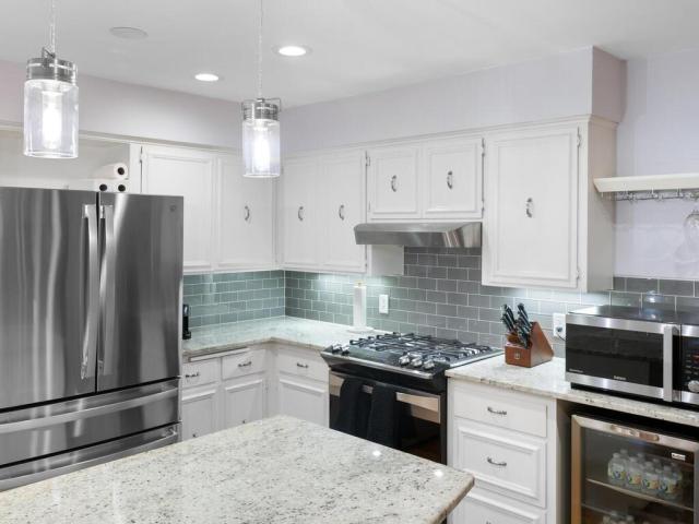 16303 Blenheim Way Minnetonka MN 55345 - MLS# 6757533