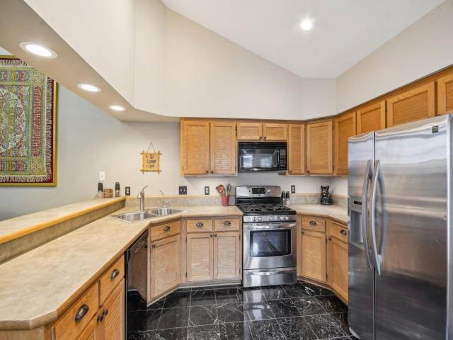 8631 Seasons Parkway Saint Paul MN 55125 - MLS# 6757726
