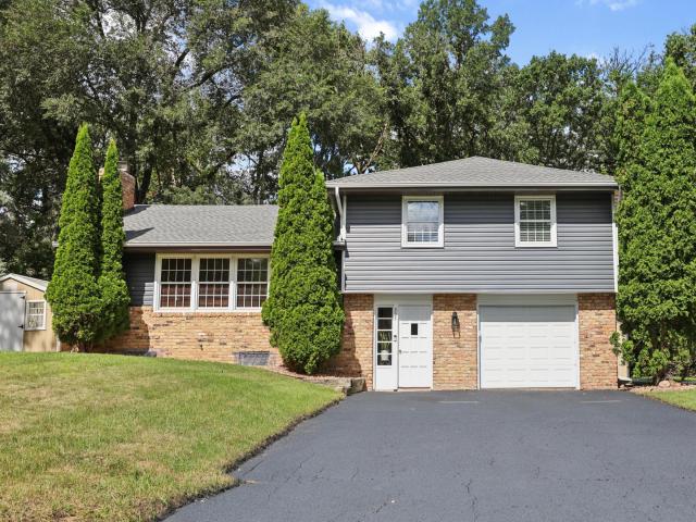 325 Quaker Lane N Plymouth MN 55441 - MLS# 6757783