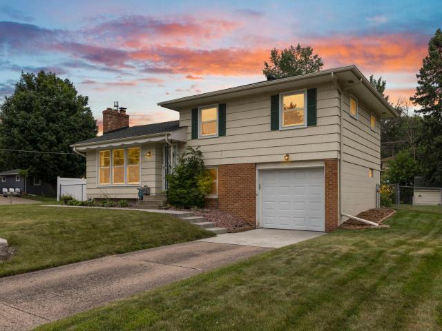 2044 Copper Lane Saint Paul MN 55122 - MLS# 6758032