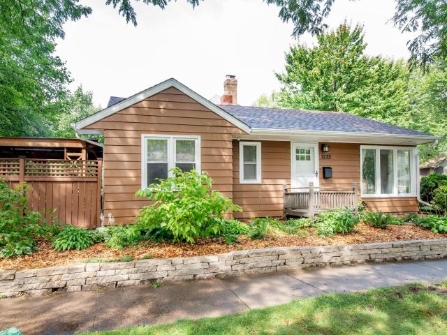 2122 Lincoln Avenue Saint Paul MN 55105 - MLS# 6758047