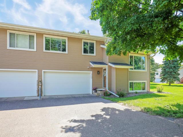 16135 Flagstaff Court N Rosemount MN 55068 - MLS# 6758100