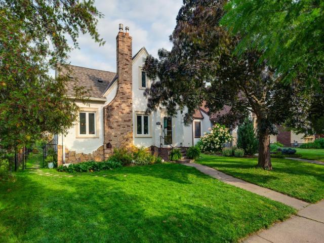 560 Saratoga Street S Saint Paul MN 55116 - MLS# 6758178