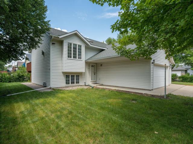 1670 Castle Drive North Mankato MN 56003 - MLS# 6758369