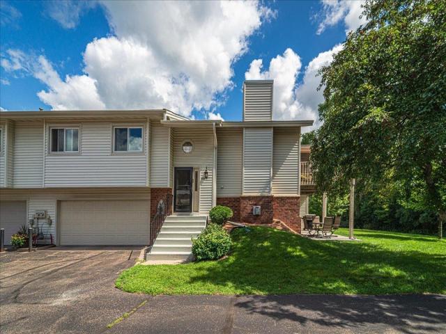 1536 Clemson Drive Unit B Eagan MN 55122 - MLS# 6758477