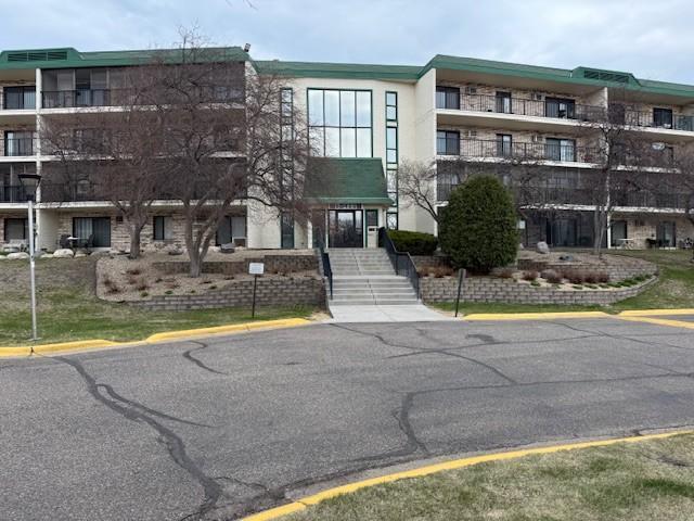 10411 Cedar Lake Road Unit 301 Minnetonka MN 55305 - MLS# 6758643