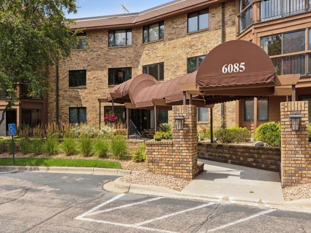 6085 Rowland Road Unit 109 Minnetonka MN 55343 - MLS# 6758767