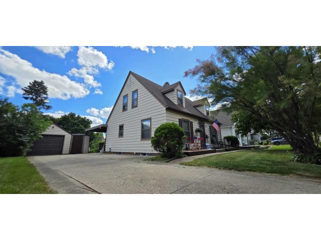 210 Giles Place Albert Lea MN 56007 - MLS# 6758980