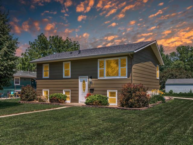 1721 14th Street E Glencoe MN 55336 - MLS# 6758992