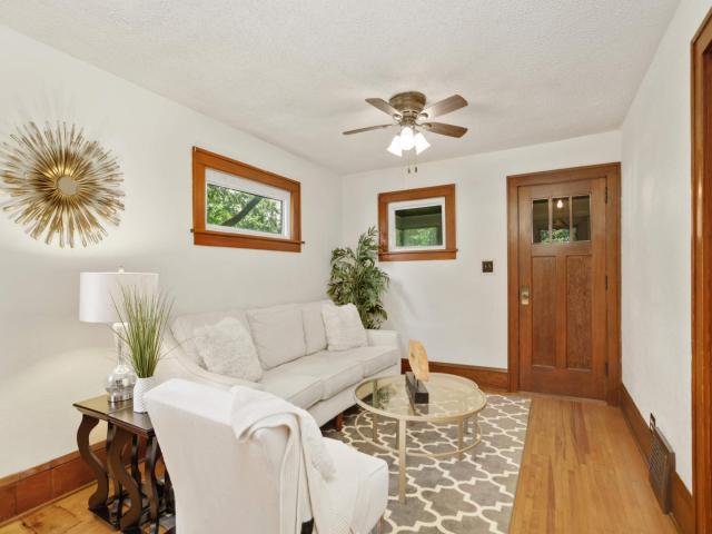 1043 Englewood Avenue Saint Paul MN 55104 - MLS# 6759584
