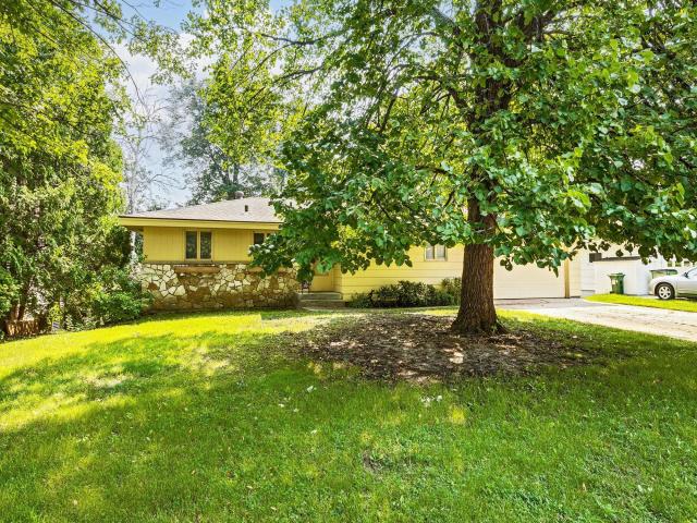 563 23rd Avenue NW Saint Paul MN 55112 - MLS# 6759611