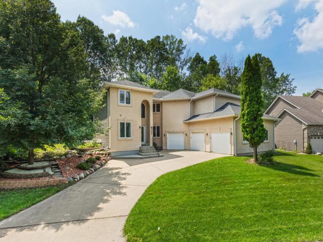 3681 Robin Lane Saint Paul MN 55122 - MLS# 6759640