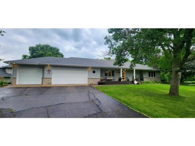 1710 Valley Ridge Trail S Chanhassen MN 55317 - MLS# 6760088