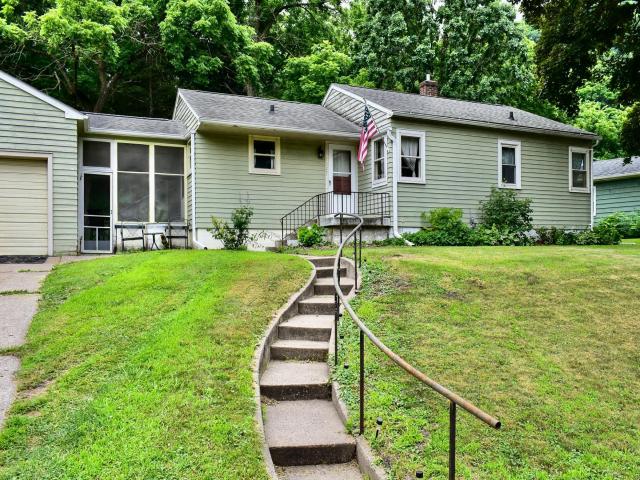 1327 Lakeview Avenue Winona MN 55987 - MLS# 6760385