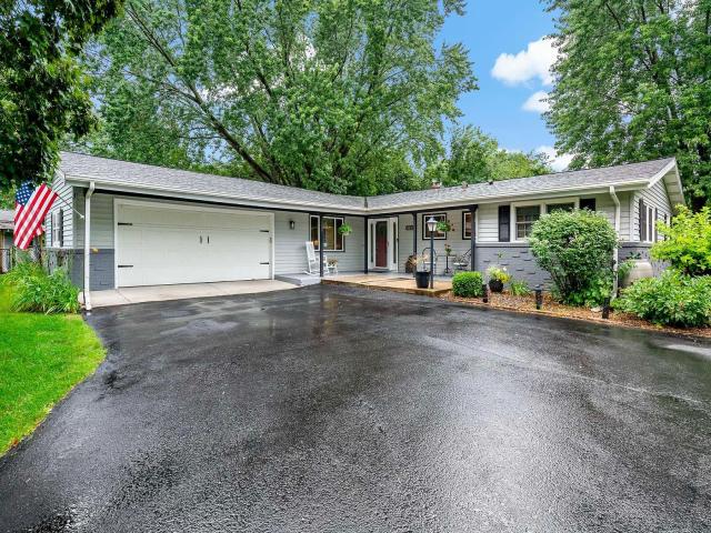 2091 Kenwood Drive E Saint Paul MN 55117 - MLS# 6760435