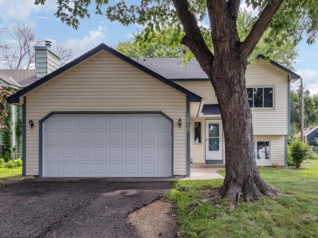 1610 Victoria Street N Saint Paul MN 55117 - MLS# 6760673