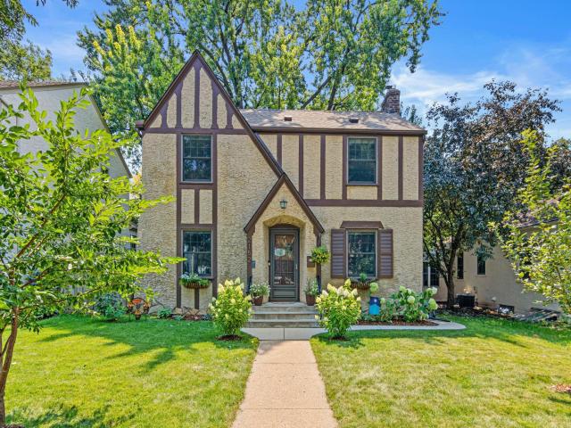 2152 Juno Avenue Saint Paul MN 55116 - MLS# 6761110