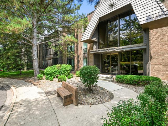 6115 Lincoln Drive Unit 149 Minneapolis MN 55436 - MLS# 6761147