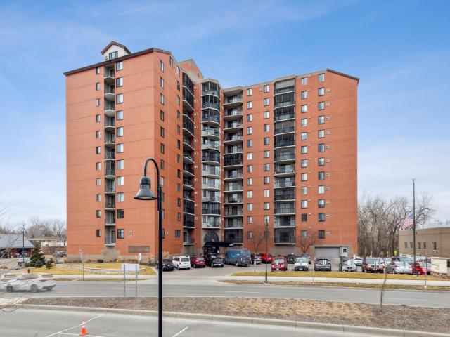 6500 Woodlake Drive Unit 105 Richfield MN 55423 - MLS# 6761363